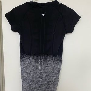 Lululemon Black fade t-shirt